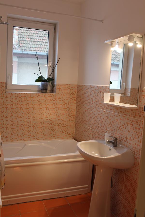 Aqua Apartments Satu Mare Ngoại thất bức ảnh